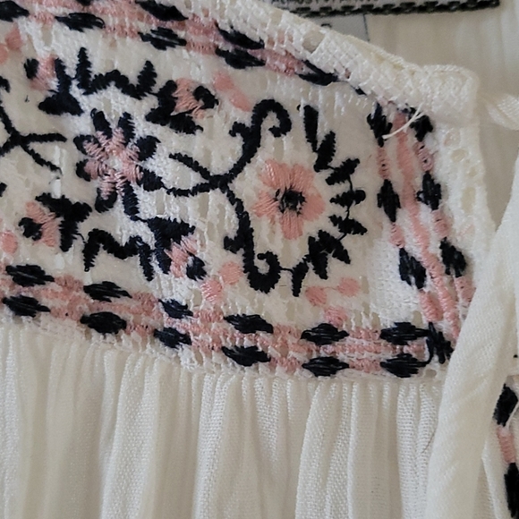 Tank top - Picture 2 of 3